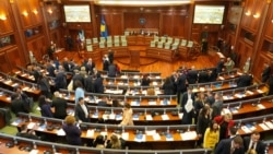 Përplasja rreth dorëheqjes së Qeverisë: Nuk ka betim e as konstituim të Kuvendit