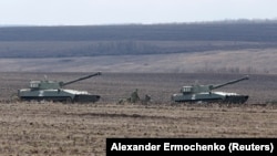 Tanket ruse me simboli Z në rajonin Donjeck. 6 mars 2022.