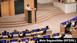 ფოტო არქივიდან: საქართველოს პრეზიდენტი სალომე ზურაბიშვილი პარლამენტში მოხსენებით გამოდის. 2022 წლის მარტი