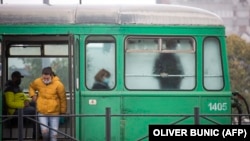 Maske su obavezne u javnom prevozu u Srbiji, Beograd, oktobar 2021. 