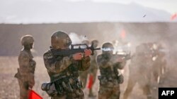 ჩინელი სამხედროები 