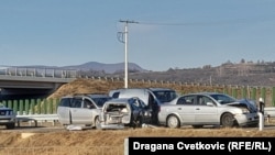 Na deonici puta od Pirota do Bele Palanke je zbog gustog dima od amonijaka 25. decembra uveče došlo do lančanog sudara.