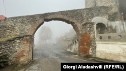 სიღნაღის გალავნის დაზიანებული კიდევ ერთი თაღი