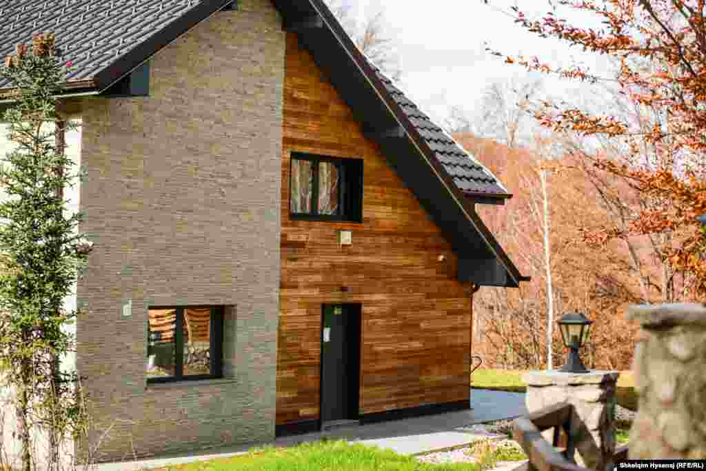 Za ovaj objekat, kao i mnoge druge, izdato je upozorenje da se ne može koristiti do eventualne drugačije odluke suda.