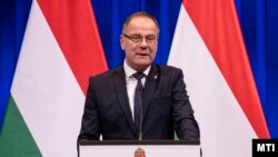 Navracsics Tibor uniós források felhasználásáért felelős tárca nélküli miniszter a Kormányinfón a Karmelita kolostorban 2022. november 30-án