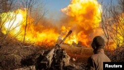 Украински бойци в покрайнините на Соледар водят тежка битка