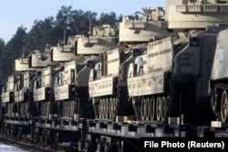 „Brad... NU este un tanc”, a afirmat îamerican în rezervă Mark Hertling, adăugând însă că „poate fi un ucigaș de tancuri... și un transportor de trupe”.