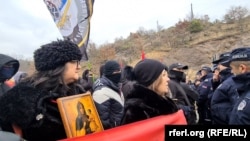 Собирот доаѓа во време на зголемени тензии меѓу Србија и Косово, кои кулминираа на 10 декември 2022 година, откако Србите низ Косово ги блокираа патиштата.