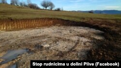 Rješenje za istražne radove na ovoj lokaciji je dato u januaru 2021., a juna 2022. je odobreno povećanje obima radova. Radovi su završili tokom novembra, a očekuje se da će se nastaviti na proljeće, prema riječima načelnice Jezera.