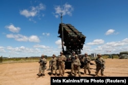 Američka vojska pored raketnog sistema Patriot, juli 2017.