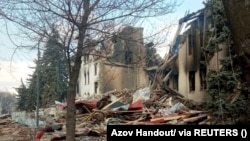 Ruinele Teatrului Dramatic din Mariupol, Ucraine, 16 martie 2022