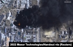 Satelitski snimak požara u naftnom postrojenju i skladištu u Černihivu tokom ruske invazije na Ukrajinu, 21. mart.