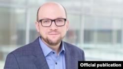 Manuel Saracin: U spoljnopolitičkom okruženju kakvo je sada, država ne može da bude uspješna tako što će da "petlja" ili da igra rulet.