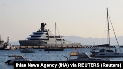 Jahta Solaris u luci u Bodrumu, 21. marta 2022. 