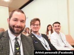 Matematician Ovidiu Bagdasar (în stânga) este în prezent cadru didactic asociat la Universitatea Derby, din Marea Britanie.