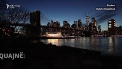 Rrugët e zbrazëta të qytetit që nuk fle kurrë