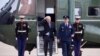 Joe Biden az Andrews légibázison átszáll a Brüsszelbe tartó elnöki különgépre 2022. március 23-án