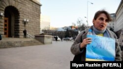 Емилия Славова в началото на протеста