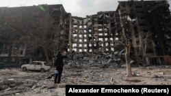 Clădirile din Mariupol, oraș aflat în regiunea Donețk, au fost distrus aproape în totalitate, spune primarul orașului. 