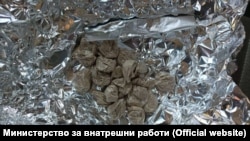 Заплена во акција на МВР за сузбивање на продажба на дрога, улично дилерство и недозволена трговија со огнено оружје