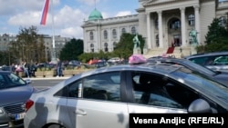 Protest taksista ispred Skupštine Srbije, 4. oktobar