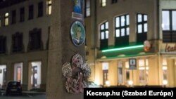 Egy korábbi baleset helyszíne Kecskeméten: 2018. február 7-én este is halálra gázoltak egy fiatal nőt egy gyalogos-átkelőhelyen a Piaristák terén