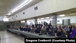 Milan Radoiçiq (i teti nga e djathta në rreshtin e parë) në takimin e përfaqësuesve serbë nga veriu i Kosovës me presidentin Aleksandar Vuçiq. 28 dhjetor 2022