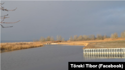 Építkezés a Fertő tó magyar oldalán