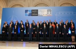 Učesnici dvodnevnog samita u Bukureštu poziraju za "porodičnu sliku"