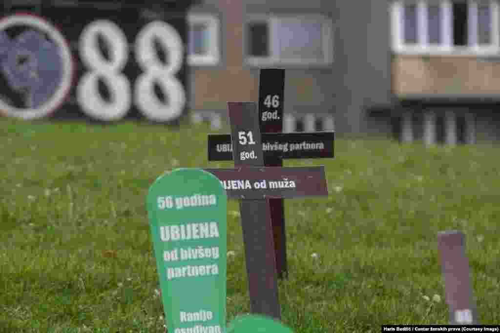 &quot;Neki na najgori način pravdaju poteze muškaraca, krive žene. Strašno je pravdanje femicida. I to je jedan očit mizogini govor mržnje spram žena. Nas najviše brine to. Inače kod femicida nas brine to što svaki slučaj femicida, osim što ga prati jedna nažalost vrlo pogrešna kvalifikacija medija gdje se kaže &ndash; desila porodična tragedija. Nije se desila nikakva porodična tragedija, desilo se ubistvo. Gdje se počinje priča o raskopavanju njenog privatnog života &ndash; šta je to ona uradila pa je on nju ubio. Kao da za neko ubistvo ima opravdanje uopšte, bilo koje, bilo kakvo.&quot;