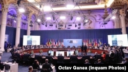 Instantaneu din prima zi a reuniunii NATO de la București. 29 noiembrie.