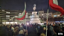 Протестът срещу връщането на хартиените бюлетини във вторник беше организиран от инициатива "Правосъдие за всеки".