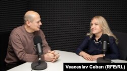 Jurnalistul Eugen Urușciuc și experta în energetică Marcela Lefter