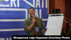 Андреј Стојкоски, младински активист и колумнист