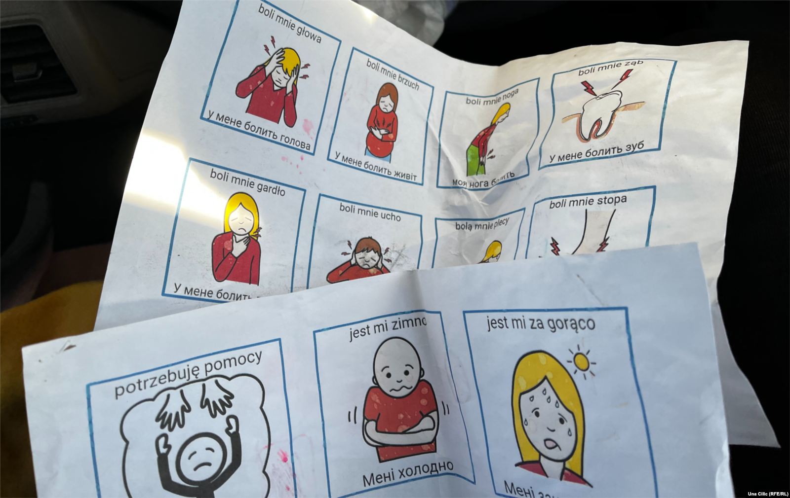 Ella je čak spremila i vizualna pomagala kako bi se lakše sporazumjevala sa ženama i djecom koju vozi. 