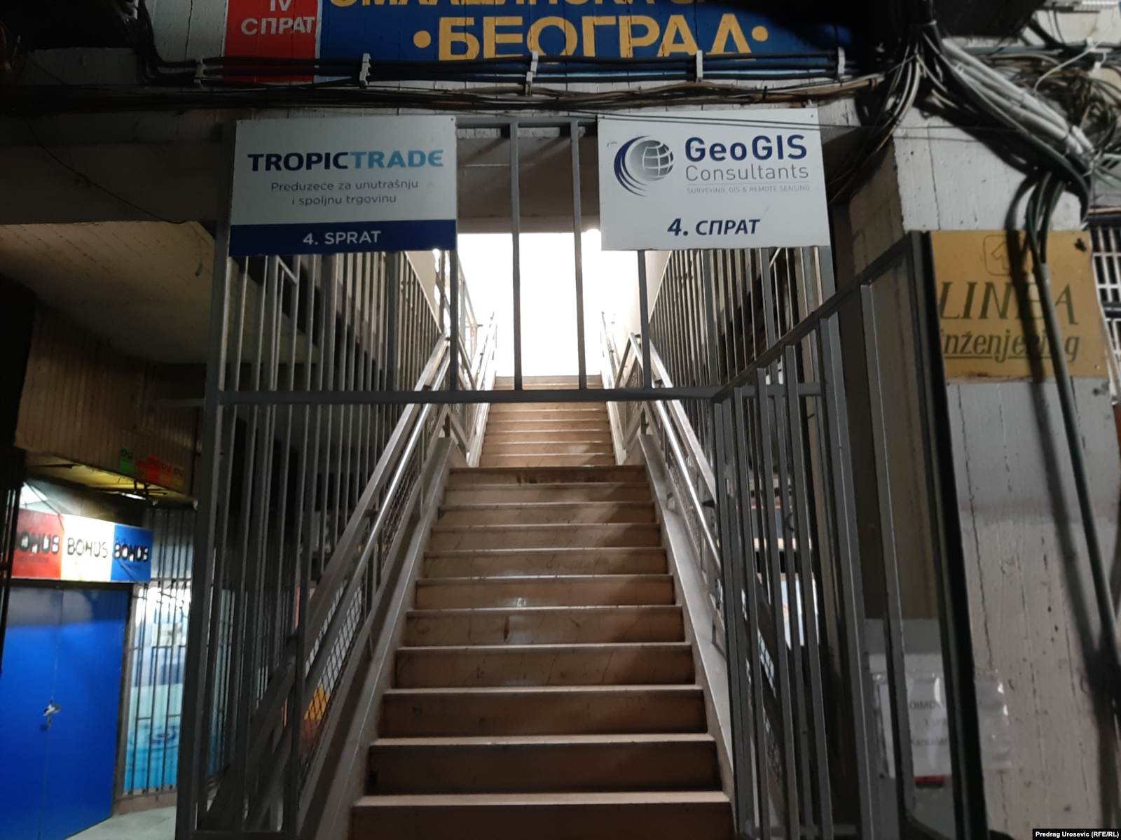 Stepenice koje u Starom Merkatoru vode do sedišta SNS-a, mart 2022. godine.