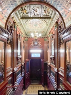 Hyrja në ndërtesën e banimit në Kiev, ku jeton kryetari i qytetit, Vitali Klitschko.