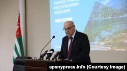 Аслан Бжания