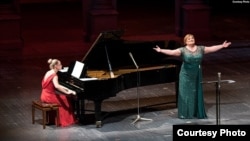 Кристина Светиева и Весна Ѓиновска Илкова