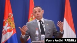 Doskorašnji šef obaveštajne agencije i osnivač Pokreta socijalista Aleksandar Vulin