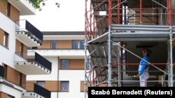 Munkás egy budapesti építkezésen 2018-ban (képünk illusztráció)