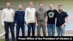 Снимка за спомен с петимата командири