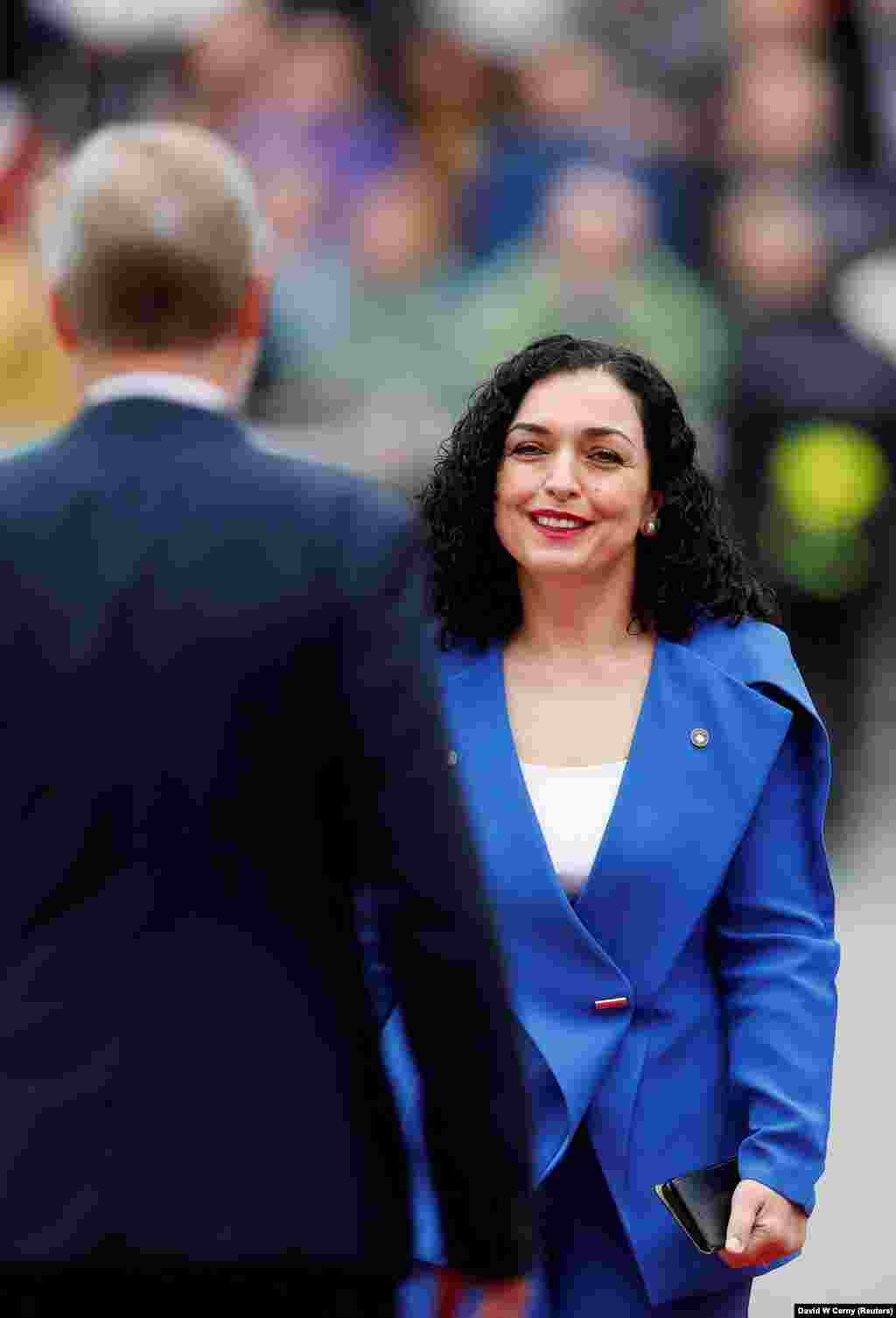 Češki premijer Petr Fiala dočekuje predsednicu Kosova Vjosu Osmani.