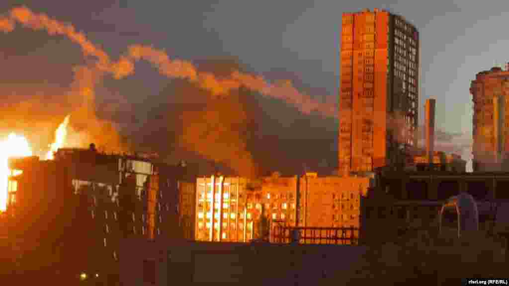 Під час атаки на Київ 17 жовтня російські війська обстріляли штаб-квартиру «Укренерго». Генпрокурор України Андрій Костін закликав Гаагу визнати Росію державою-спонсором тероризму. Костін згадав ракетні обстріли 17 жовтня, у результаті яких загинули 19 людей, ще 105 отримали поранення та спричинили міжнародний резонанс. «Це не мало військової мети. Мета навмисних атак Росії — спричинити загибель цивільного населення та знищити цивільну інфраструктуру» 