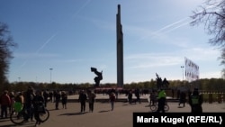 Памятник победы в Риге перед решением о его сносе