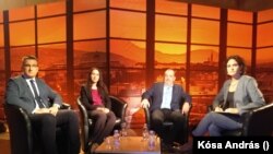 Balról jobbra: Rácz András, Győrffy Dóra, Meszerics Tamás, László Flóra a CEU munkatársa, moderátor