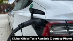 Prema podacima asocijacije ANFIA, prodaja električnih automobila je u Italiji pala 27% prošle godine (arhivska fotografija)