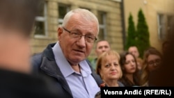Vojislav Šešelj ispred zgrade Specijalnog suda u Beogradu, Srbija, 27. septembra 2022.