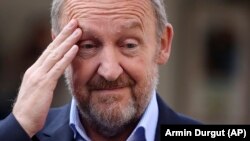 Partija Bakira Izetbegovića Stranka demokratske akcije, nakon što je u BiH postignut dogovor o formiranju vlasti bez njenog učešća, navodi "još ništa nije završeno".