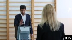 Гласањето на лидерот на ПП, Кирил Петков на вонредните избори во Бугарија